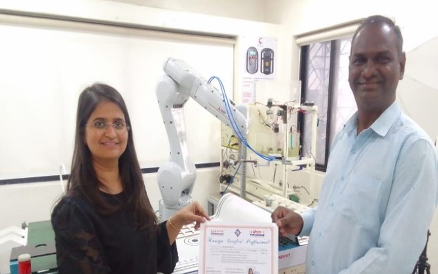 Certification handover at the robotics lab