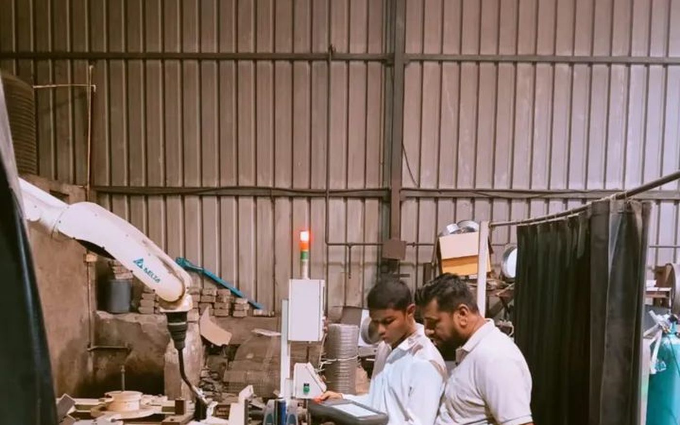 Laboratory session with trainees