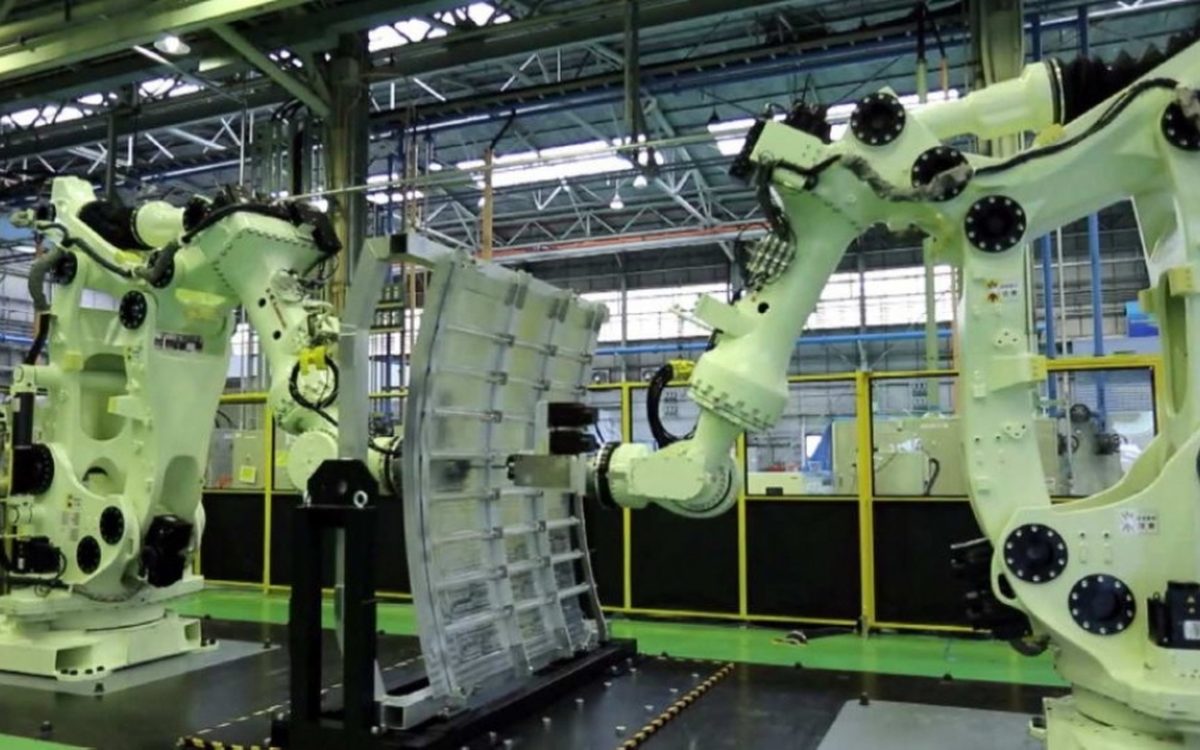 Robotic handling cell